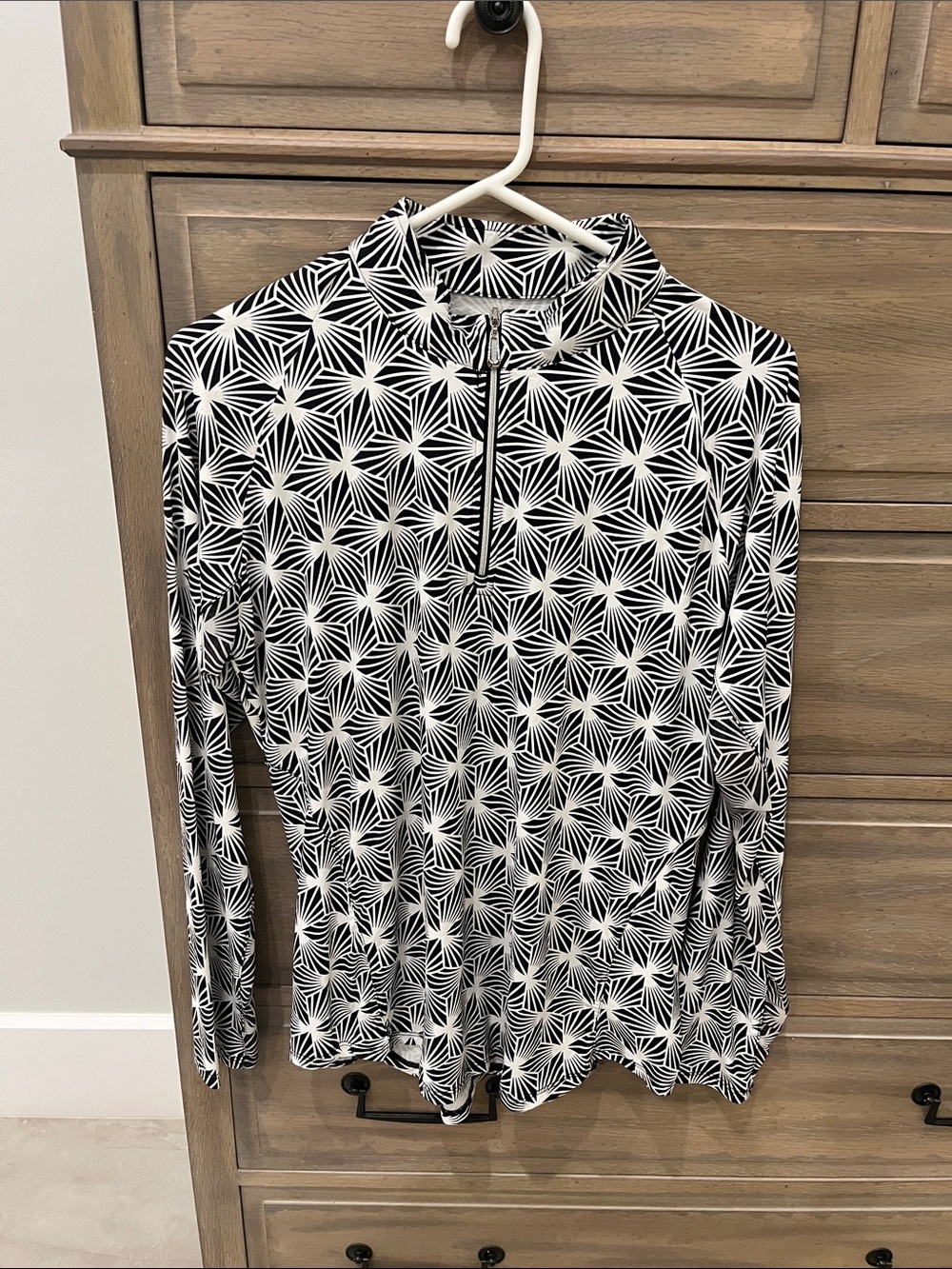 Sport Haley Black & White Geometric Quarter-Zip Long Sleeve Top